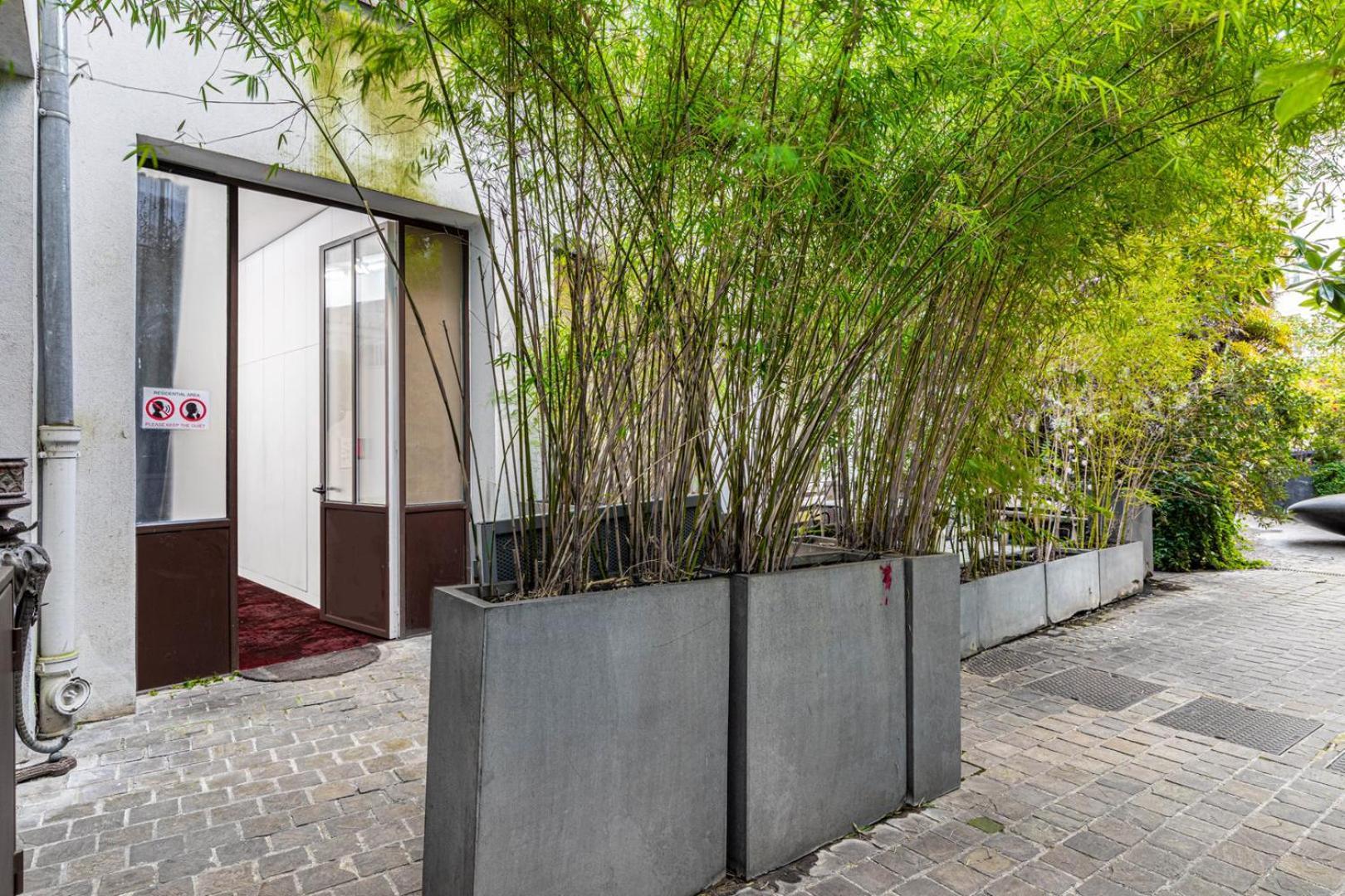 Guestready - Artist Loft With A Vertical Garden باريس المظهر الخارجي الصورة